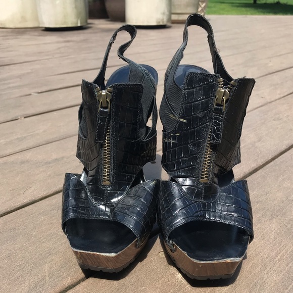 Jessica Simpson leather and wood platform pumps - Picture 1 of 8